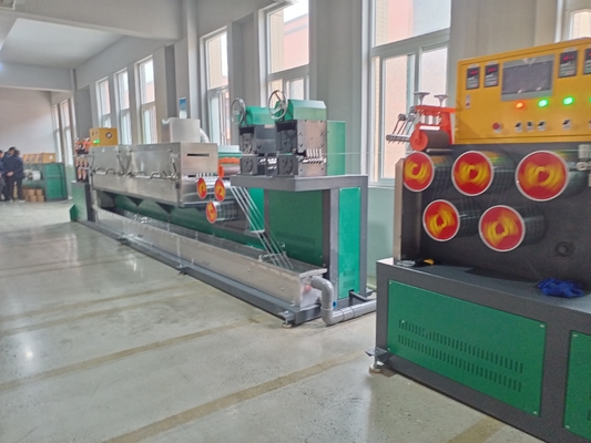 Machine de fabrication de sangles en PP avec épaisseur de sangle personnalisable de 0,4-1,2 mm et matière première