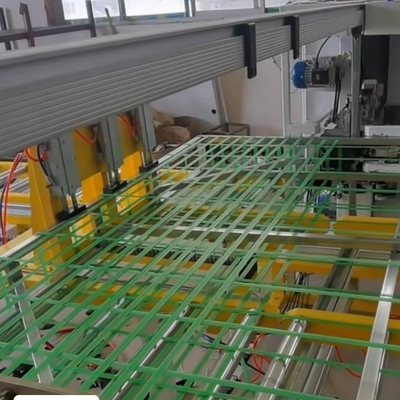 Ligne alimentation des machines 250m/min d'extrusion de courroie d'ANIMAL FAMILIER d'énergie de la capacité 380V/50Hz d'extrusion de la vitesse 50-600kg/h