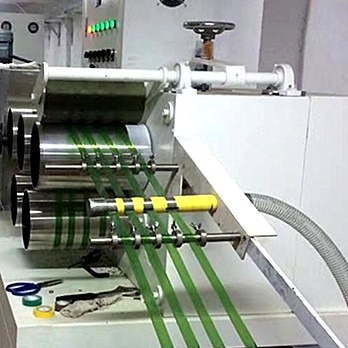 Ligne d'extrusion de courroie d'ANIMAL FAMILIER largeur de 5-19mm pour la production de bande et de courroie