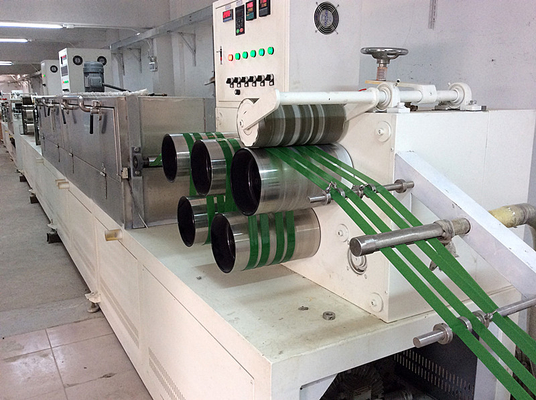 Machine automatique de fabrication de sangles en PET de 400 kg/h Extrudeuse à bande de frottement de 19 mm de large avec contrôle PLC