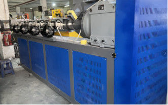 Ligne de production de sangles en PP à vis unique de 90 mm, double sortie avec système de mémoire PLC