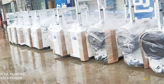 Le paquet durable attachant la machine pp automatiques empaquettent attacher la machine pour le carton et la boîte