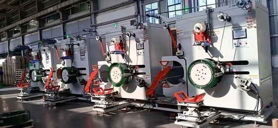 Conveyeur entièrement automatique 0.4KW enrobageur de sangles en PET avec système de contrôle PLC enrobageur de sangles en PET entièrement automatique avec contrôle PLC et coupe