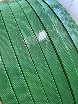 Machine de fabrication de bandes en PET en relief pour l'industrie des fibres chimiques