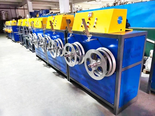 Chaîne de production en plastique complètement automatique de courroie courroie d'ANIMAL FAMILIER de 120KW faisant la machine avec la tension &gt;850kg pour la bande et la courroie