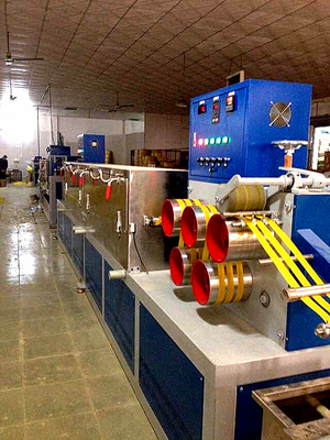 Machine de fabrication de sangles en PP entièrement automatique de 100 kW Haute efficacité 120-150 kg/h Machine automatique de fabrication de sangles en PP