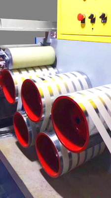 Extrusion de courroies en PET à grande vitesse 3 courroies à vis unique Largeur/épaisseur (mm) de la machine de fabrication de courroies en PET