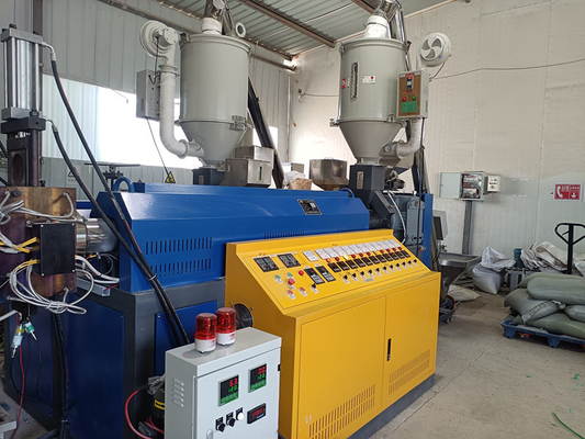 Machine de fabrication de sangles en PP robuste à double vis pour des sangles durables dans plusieurs domaines