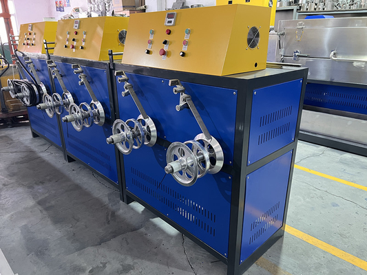 Machine de fabrication de courroies en PET à écran tactile à ordinateur PLC pour les courroies d'emballage à 380V / 50HZ
