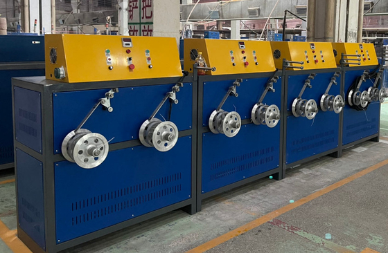 Ligne d'extrusion de bande de fixation en PP à vitesse réglable et à sortie de 150 kg à 600 kg/h pour les produits