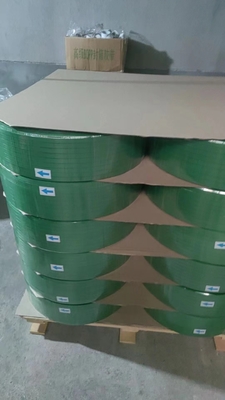 Ceinture en acier en plastique PET, résistance à la traction 150-1000 kg, ceinture d'emballage en PET, résistance à la traction durable et forte, poids: 20 kg/ rouleau