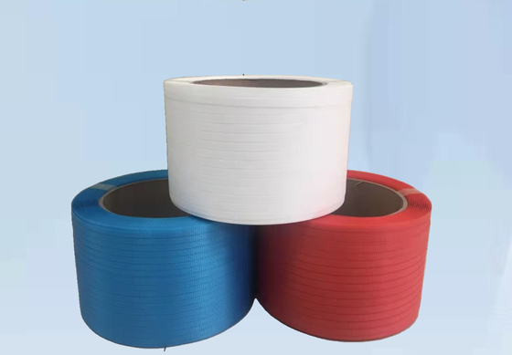 Ceinture en plastique adaptée aux besoins du client pp de couleur de force de tension élevée emballant attachant la bande