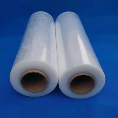 Le PE en plastique de empaquetage d'enveloppe de rétrécissement s'accrochent film de petit pain enorme de bout droit de palette