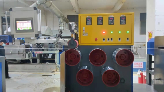 Machine en plastique 12mm d'extrusion de feuille d'ANIMAL FAMILIER automatique pour attacher la bande