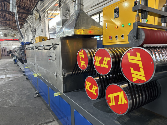 Ligne de production automatique de bandes en PP à enroulement