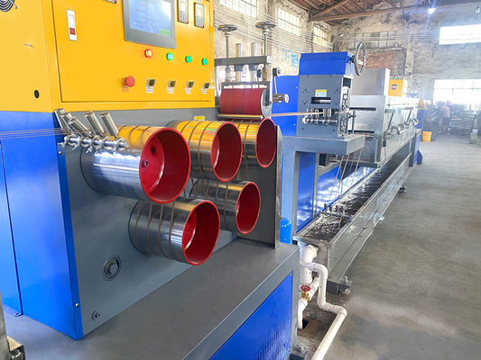 Machine de fabrication de sangles en PP avec vis réglable de sangle 90*100 mm pour la fabrication de sangles en plastique