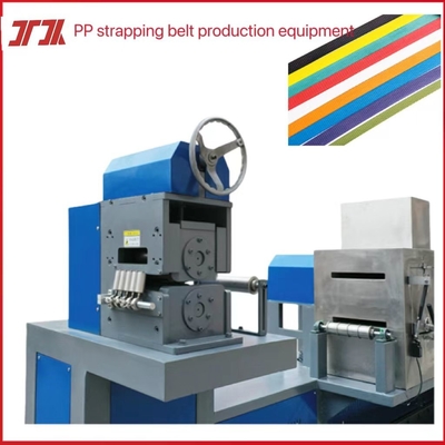 Machine d'extrusion de bande de PP à 3 sangles avec une puissance de moteur de 37 kW, capacité d'extrusion de 180 à 220 kg/h